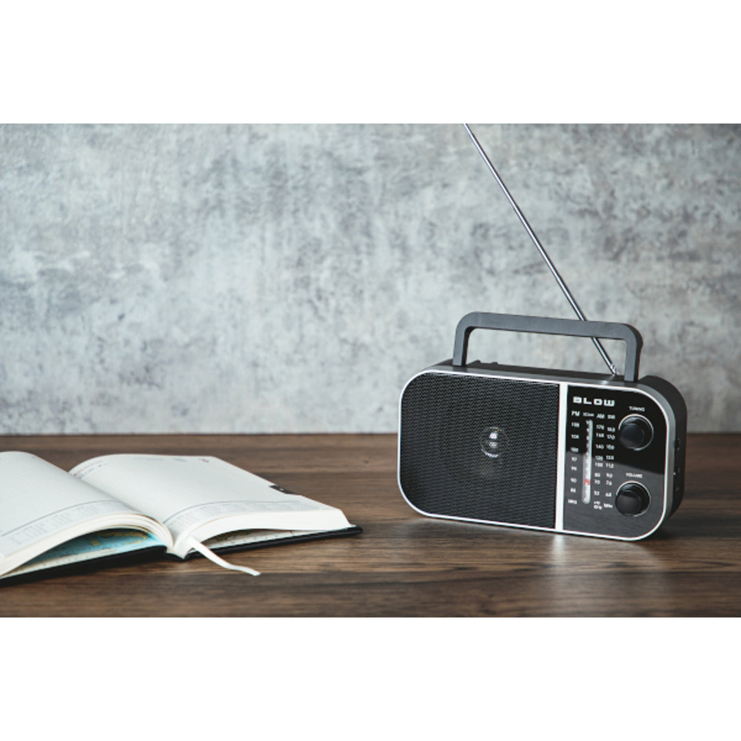 Přenosné analogové rádio AM/FM RA6 napájené z baterie a sítě Blow