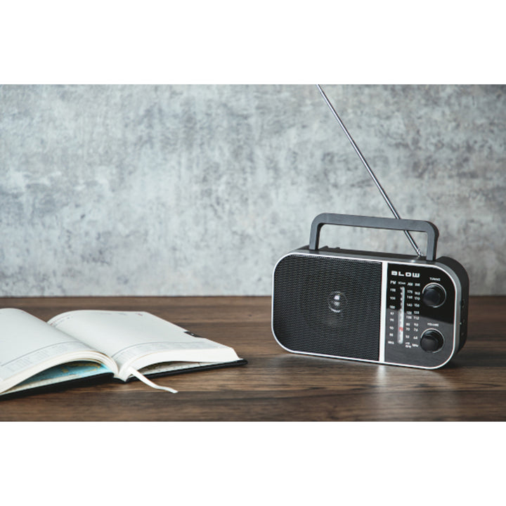Přenosné analogové rádio AM/FM RA6 napájené z baterie a sítě Blow