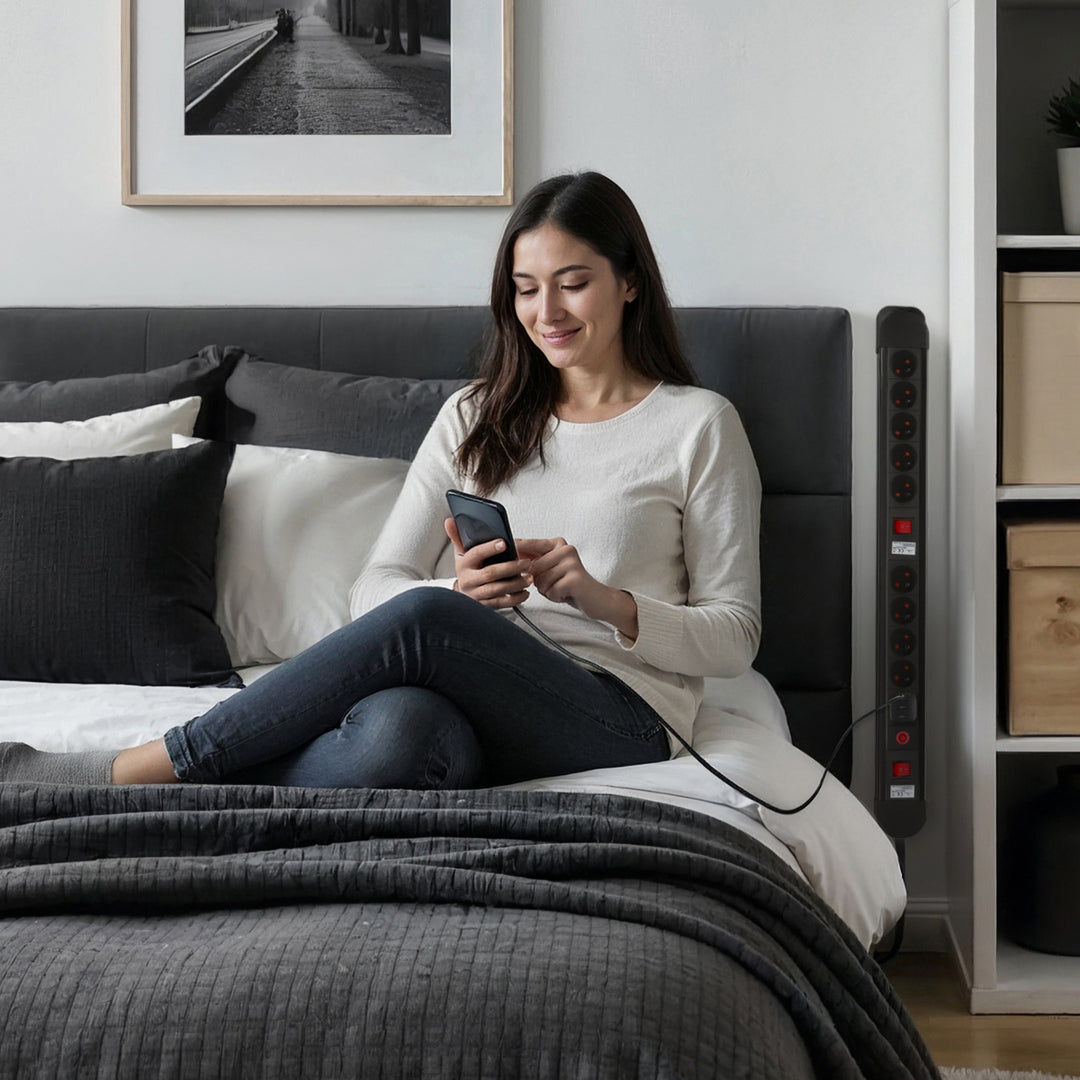 Napájecí lišta Maclean, prodlužovací kabel s 10 zásuvkami, 2 spínači, ochranou proti přetížení a signalizací přetížení, 3680 W, MCE10