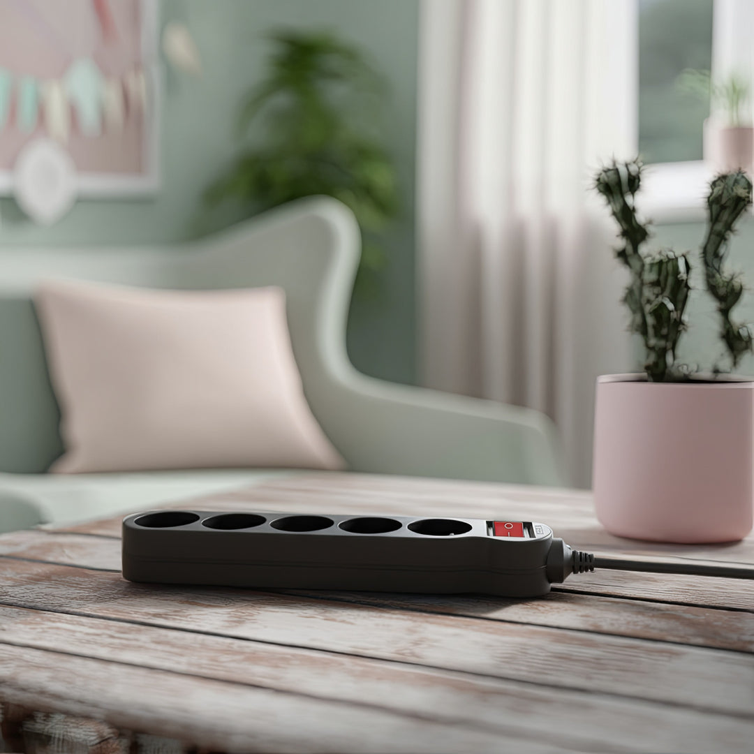 Napájecí lišta Maclean Energy MCE183 Prodlužovací kabel s 5 zásuvkami a vypínačem