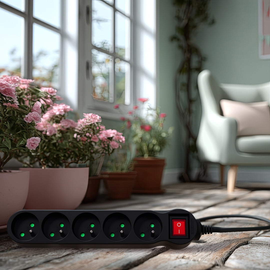 Napájecí lišta Maclean Energy MCE183 Prodlužovací kabel s 5 zásuvkami a vypínačem