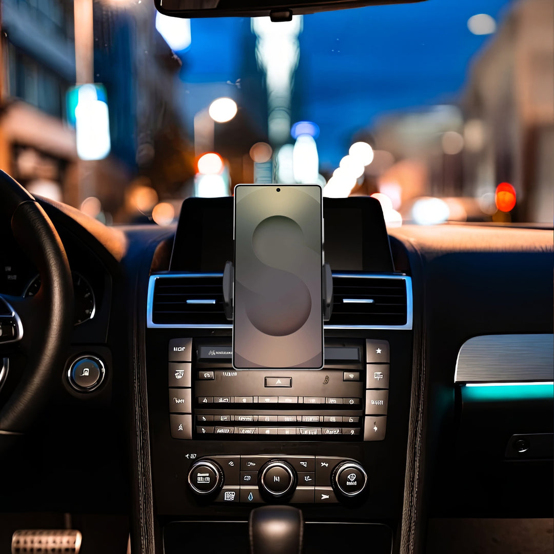 Univerzální držák mobilního telefonu do auta s jednoduchou instalací do slotu pro CD téměř ve všech vozech