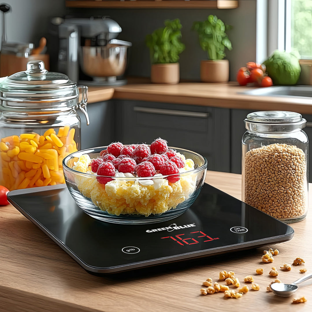 Digitální elektrická kuchyňská váha GreenBlue GB171 v černé barvě s funkci dovažování