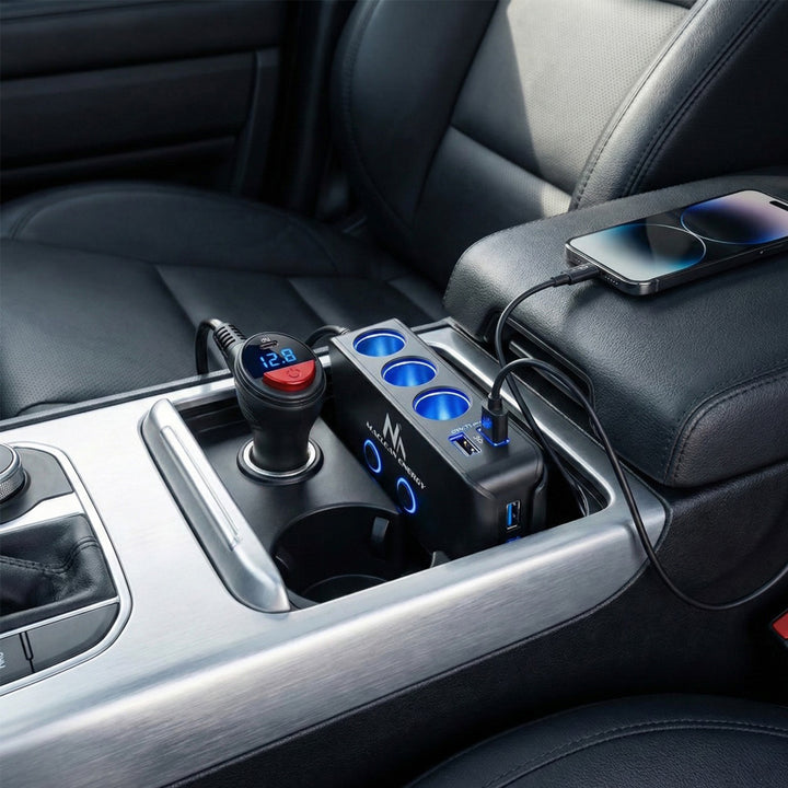 Rozdělovač zásuvek na zapalovač cigaret, voltmetr, 3 zásuvky zapalovače cigaret, 1x nabíjecí 3,0