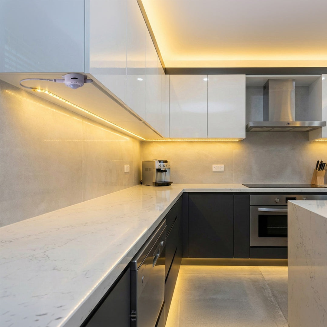 Infračervený LED senzor 12v max 60W MCE242 Maclean Energy pro LED pásky