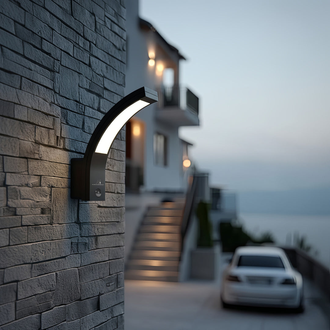 LED lampa s infračerveným pohybovým senzorem MCE244 750lm 10 W IP54 Maclean Energy