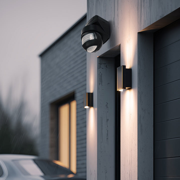 Nástěnný senzor pohybu a soumraku 180 ° + 360 ° 2000 W Maclean Energy MCE295 černý