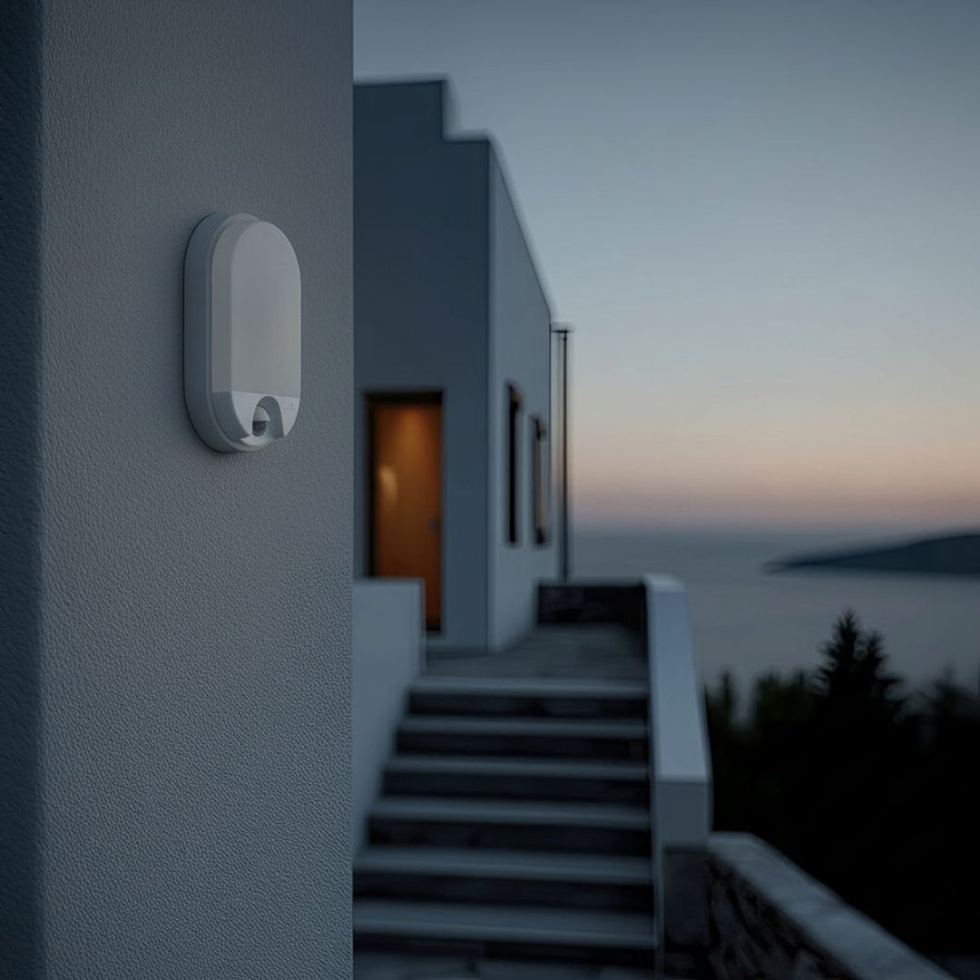 LED lampa s infračerveným pohybovým senzorem MCE340 W 1100lm 15W IP54 Maclean Energy přírodní bílá (4000K)