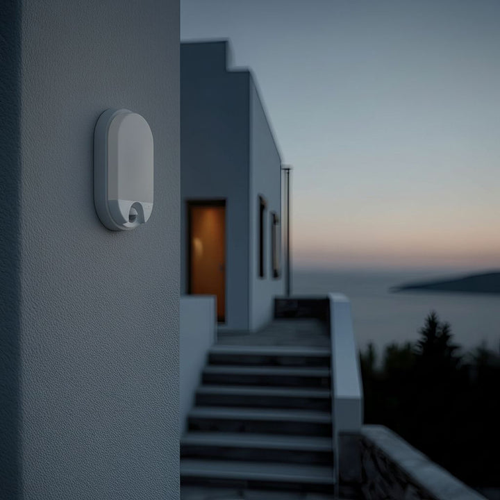 LED lampa s infračerveným pohybovým senzorem MCE340 W 1100lm 15W IP54 Maclean Energy přírodní bílá (4000K)