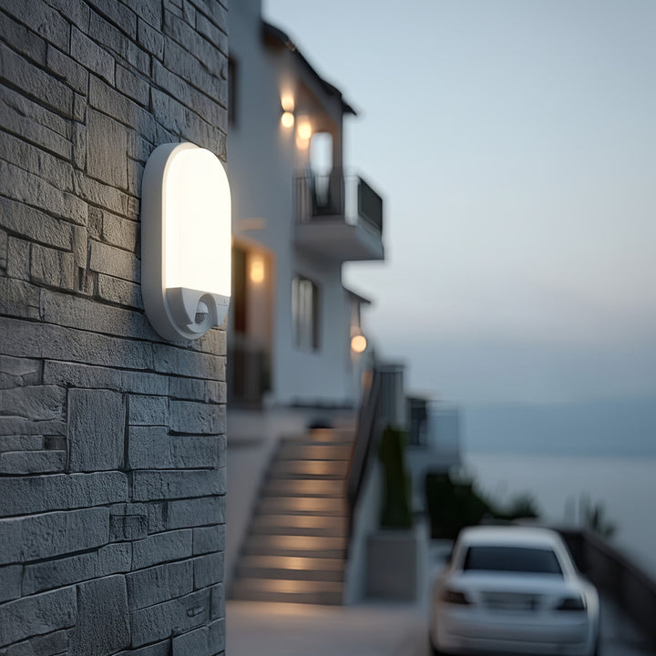 LED lampa s infračerveným pohybovým senzorem MCE340 W 1100lm 15W IP54 Maclean Energy přírodní bílá (4000K)