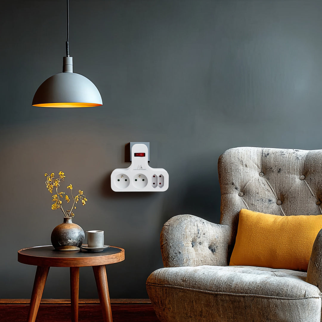 Maclean MCE224 E Zásuvka, čtyřnásobná s vypínačem, stabilizační nožička, typ E, 2x2,5A, 2x16A