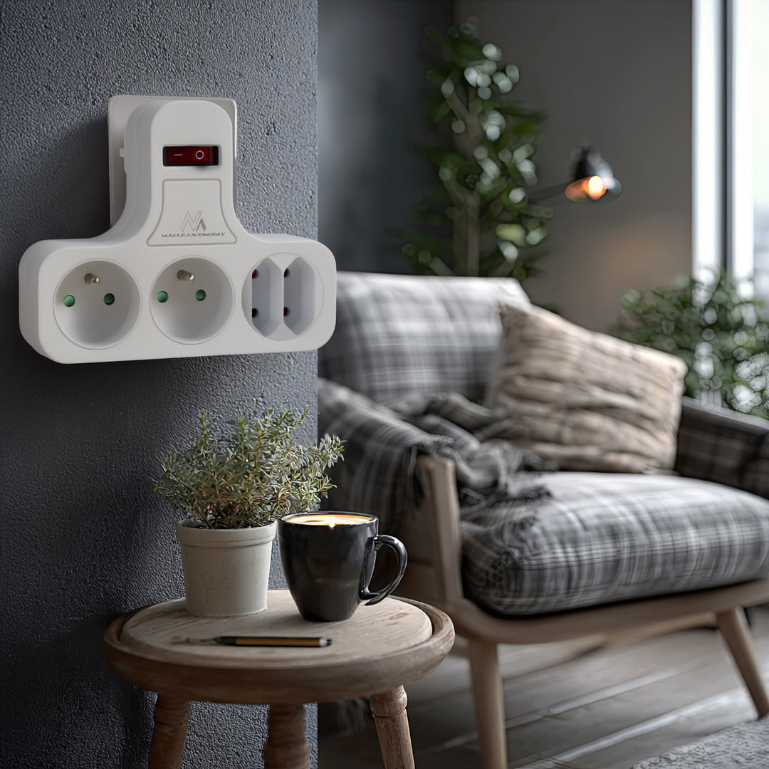 Maclean MCE224 E Zásuvka, čtyřnásobná s vypínačem, stabilizační nožička, typ E, 2x2,5A, 2x16A
