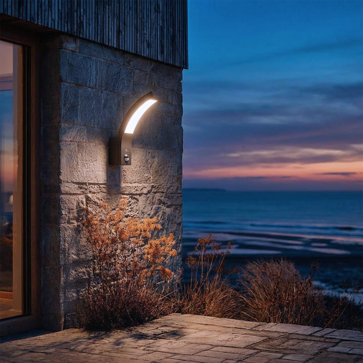 LED lampa s pohybovým senzorem Maclean, PIR pohybovým senzorem, černá, 10 W, IP54, 750 lm, neutrální bílá (4000 K) MCE244 B