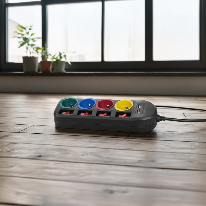 Napájecí lišta Maclean, prodlužovací kabel se 4 zásuvkami + 2xUSB, s přepínači, 250VAC/10A, 2,1A 5V, 1,5 m, černá, MCE229 B