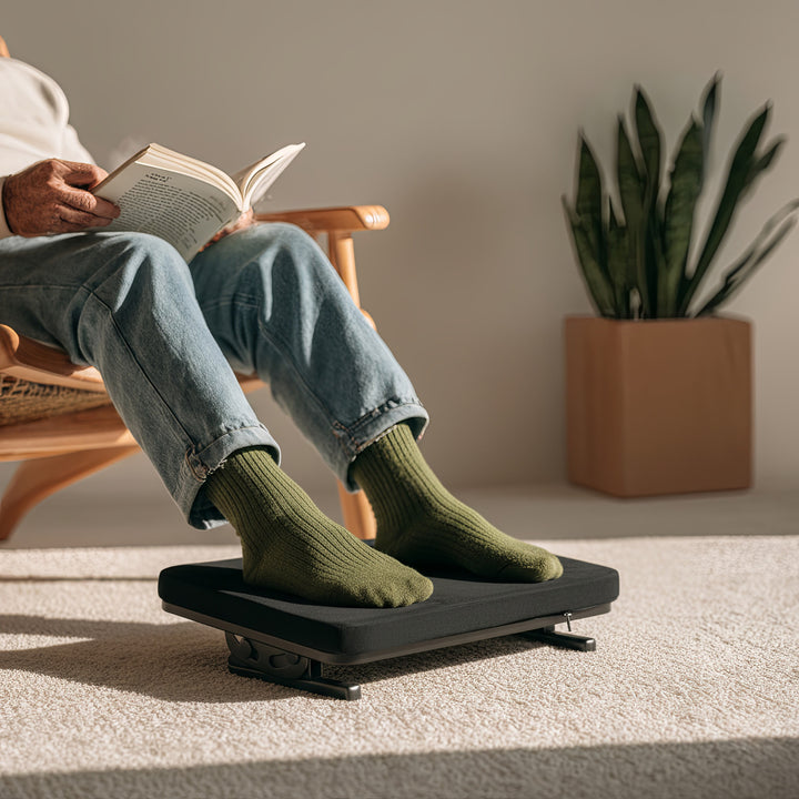 Ergonomická opěrka nohou Maclean, plynule nastavitelný úhel, odnímatelný polštář, MC-460