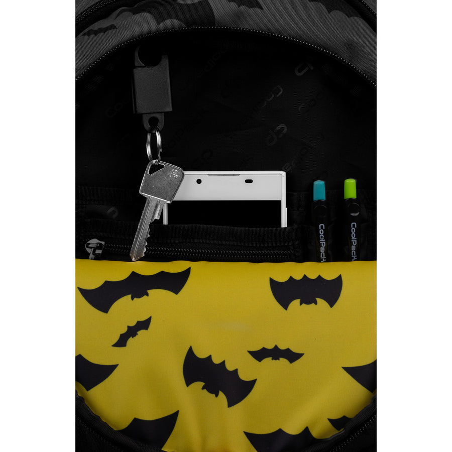 Batoh CoolPack Darker Night pro mládež, prostorný, pohodlný F029680