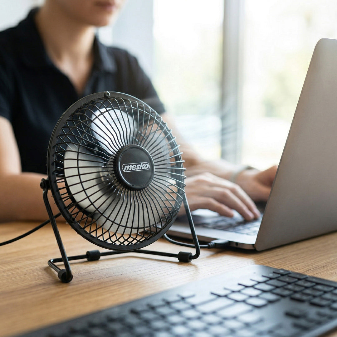 Stolní ventilátor Mesko, průměr 15 cm, napájení přes USB, vertikální oscilace, MS 7322