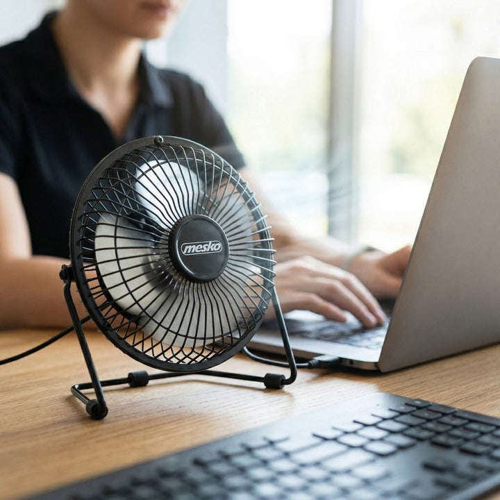 Stolní ventilátor Mesko, průměr 15 cm, napájení přes USB, vertikální oscilace, MS 7322