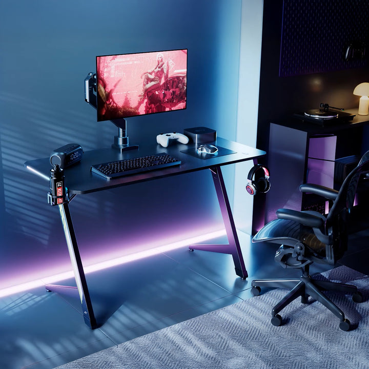 Herní stůl NanoRS, černý, s držákem na sluchátka a hrnek, podsvícení RGB, max. 75 kg, rozměry 1200x600x750 mm, RS102