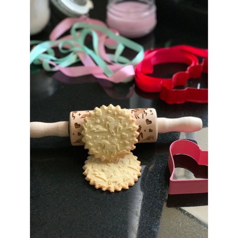 Gravírovaný váleček na dort Goody Woody, 23,5 cm, bukové dřevo, design jednorožce