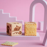 Gravírovaná dortová kostka Goody Woody, 6 cm, bukové dřevo, 6 vzorů, kočky