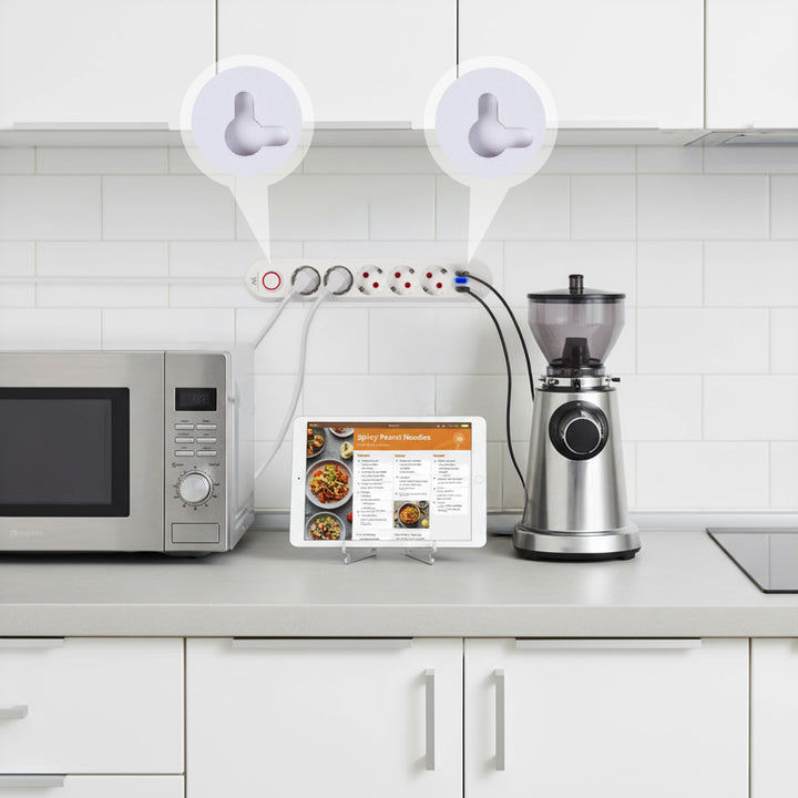 Napájecí lišta Maclean, prodlužovací kabel s 5 zásuvkami + 3xUSB, 110-240V AC 50/60Hz, 2,1A max. 2500W, 1,5 m, bílá, MCE395 W