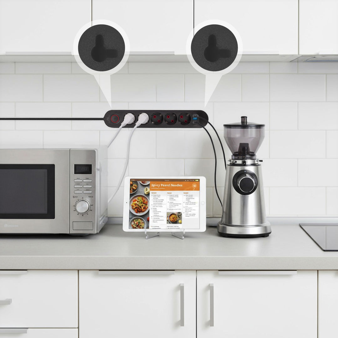 Napájecí lišta Maclean, prodlužovací kabel s 5 zásuvkami + 3xUSB, 110-240V AC 50/60Hz, 2,1A max. 2500W, 1,5 m, černá, MCE395 B