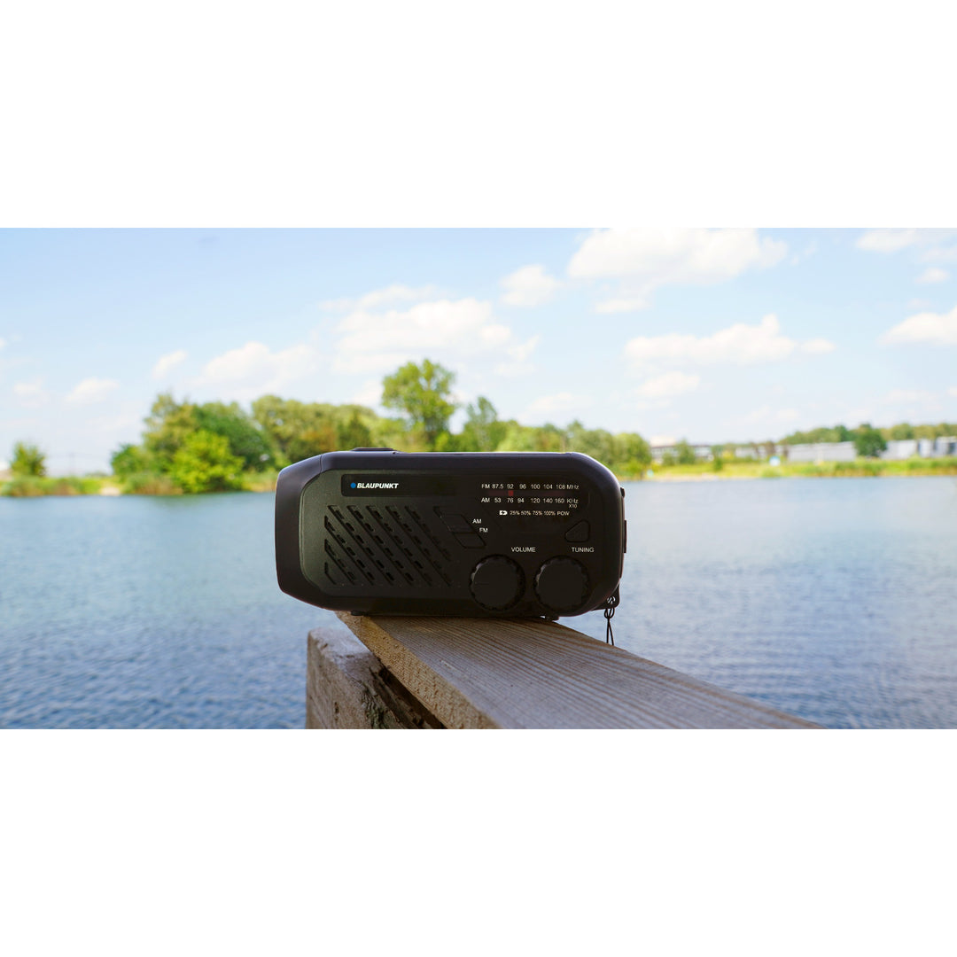 Rádio Blaupunkt síťové/akumulátorové, LED svítilna, SOS indikace, anténa, ER10