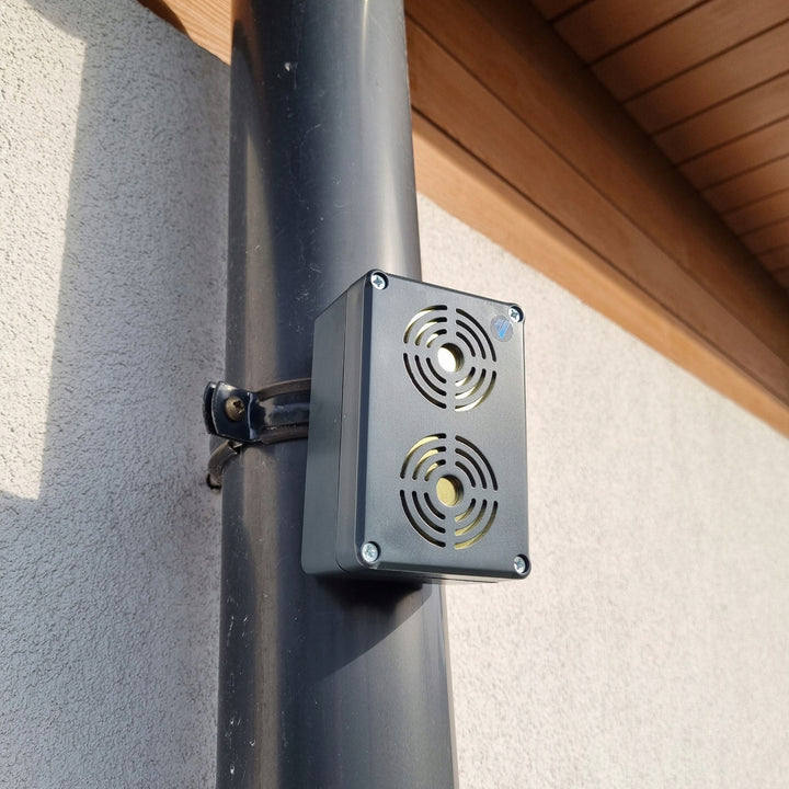 Odpuzovač hlodavců Viano na kuny krysy myši, napájený bateriemi, IP65, dosah až 200 m, OB-02