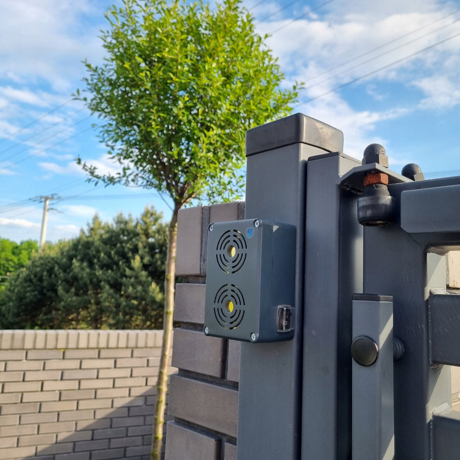 Odpuzovač hlodavců Viano na kuny krysy myši, napájený bateriemi, IP65, dosah až 200 m, OB-02