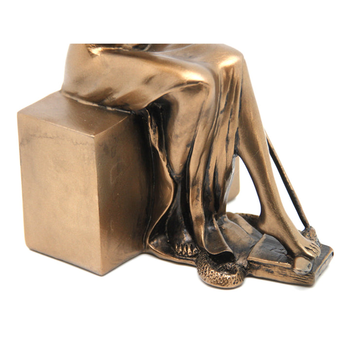 Figurky Themis s váhami a mečem, opěrky na knihy, královna Isabela, 2 kusy