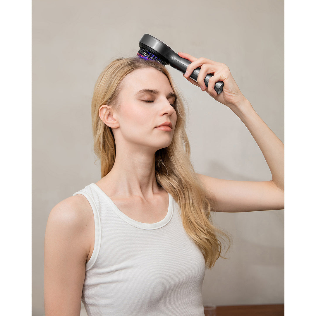 REGENERAČNÍ MASÁŽNÍ KARTÁČ NA VLASY A POHLAVINU MT6537