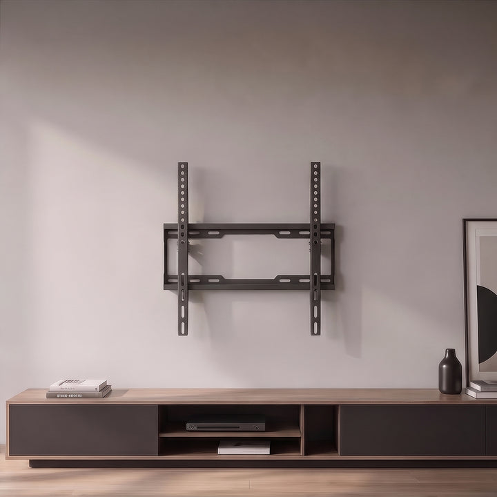 Držák / závěs na televizor Maclean, max. VESA 400×400, 32–75", do 45 kg, černý, nastavení sklonu 0°–8°, MC-187