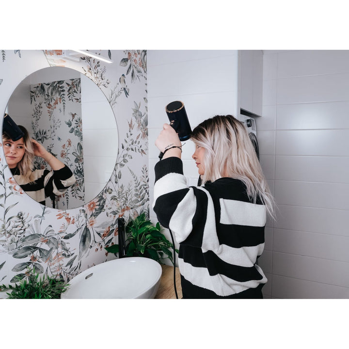 Fén Concept ProfiCare, motor BLDC, magnetické nástavce, funkce Oil Therapy, režim pro děti, funkce Cold Mode, VV8100