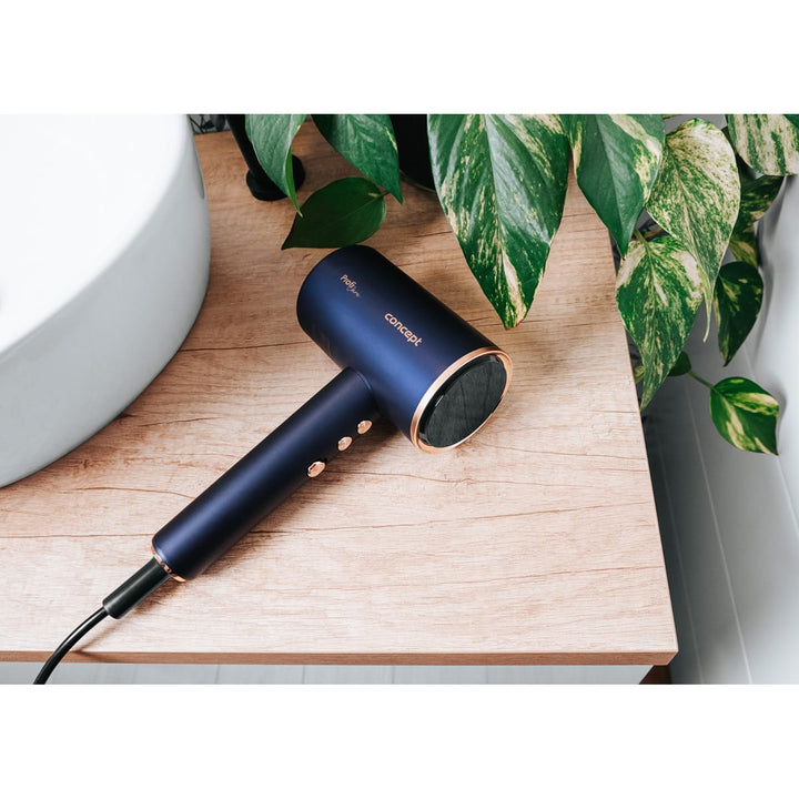 Fén Concept ProfiCare, motor BLDC, magnetické nástavce, funkce Oil Therapy, režim pro děti, funkce Cold Mode, VV8100