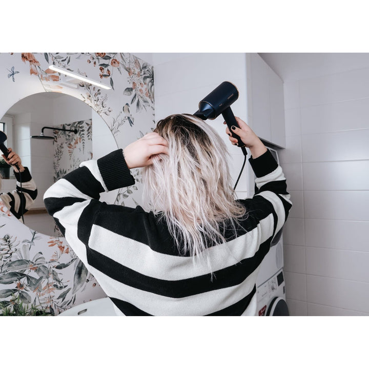 Fén Concept ProfiCare, motor BLDC, magnetické nástavce, funkce Oil Therapy, režim pro děti, funkce Cold Mode, VV8100