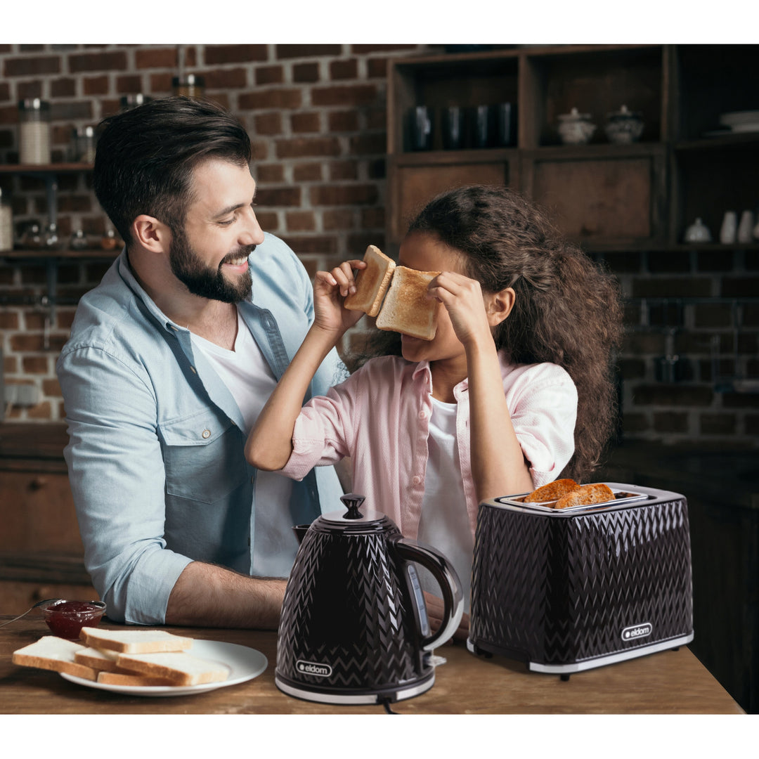 Elektrická konvice Eldom, černá barva, výkon 2000 W, objem 1,7 l, ukazatel hladiny vody, síťkový filtr, C265C