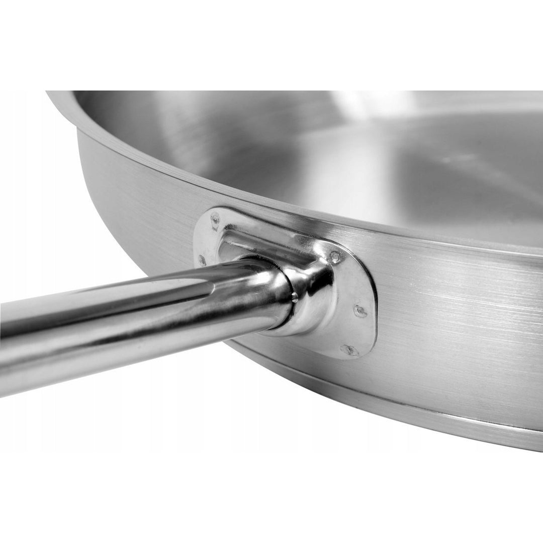Profesionální gastronomická pánev Yato Gastro, vhodná pro všechny typy sporáků, z nerezové oceli, průměr 24 cm, objem 2,3 l, vhodná do myčky nádobí, YG-00101