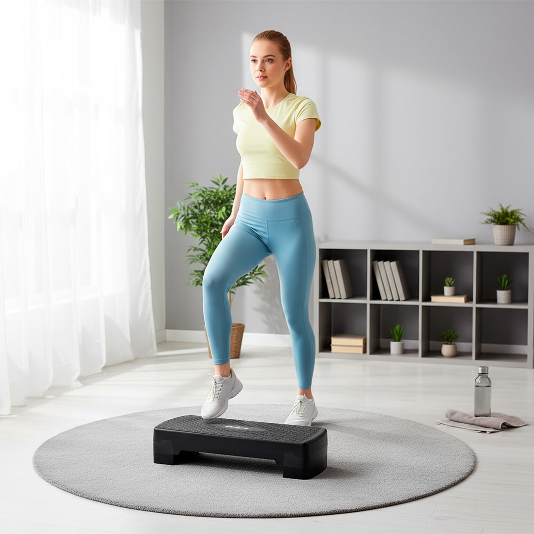 Step pro aerobik a fitness cvičení Rebel Active, 3 stupně, 68 cm, černý, RBA-3227-BK