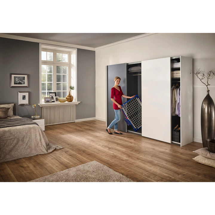 Sušák Pegasus 180 Solid Plus Leifheit, délka šňůr 18 m, stabilní paralelní nohy, odolný proti povětrnostním vlivům, 2 držáky na prádlo, 81510