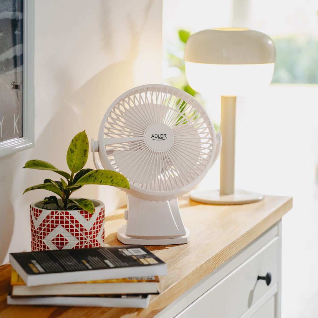 Stolní ventilátor s klipem, na baterii, 15,5 cm, otočný o 360°, USB-C, Adler