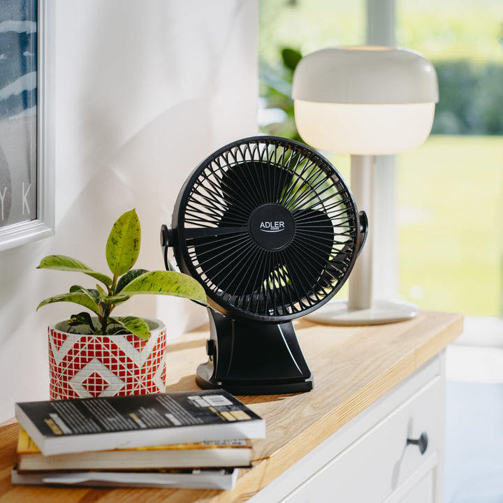 Stolní ventilátor s klipem, na baterii, 15,5 cm, otočný o 360°, USB-C, Adler