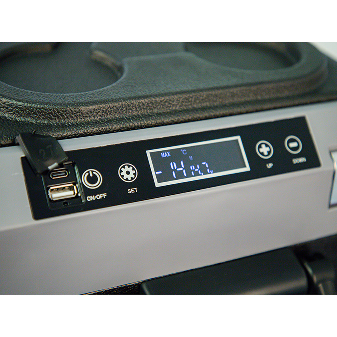 Kompresorová cestovní chladnička do auta Blow, objem 35 l, dotykový ovládací panel, 12 V, 24 V a 230 V, USB-C zásuvka, 44-208#