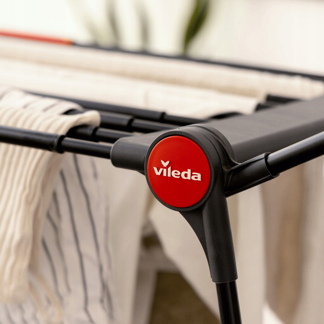 Sušák na prádlo Vileda Infinity Flex Ultimate, černý, sušicí plocha až 30 m, rozkládací, zvýšený rám, držáky na prádlo, integrovaná kolečka, 179620