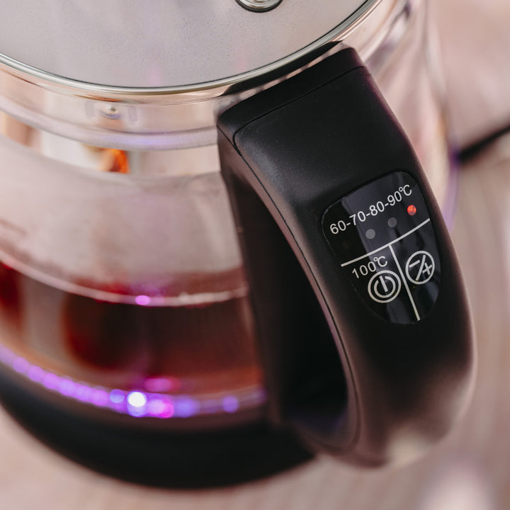 Skleněná rychlovarná konvice 1,5 l s infuzérem a regulací teploty 2200 W, LED 60–100 °C, Adler AD 1299, černá