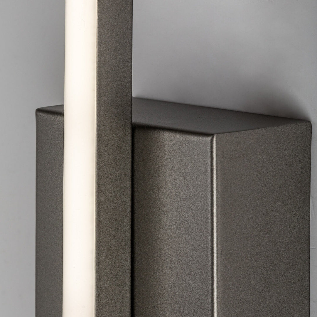 Interiérové nástěnné svítidlo Tilmann, barva gunmetal, LED 10 W, 550 lm, 4000 K, výška 36 cm, IP44, dotykové ovládání, 75 000