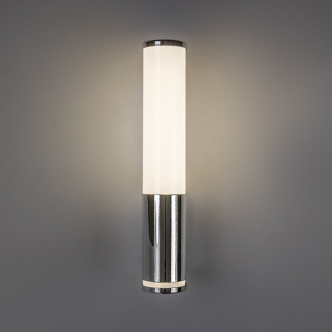 Interiérová nástěnná lampa Tenero, LED 6 W, 4000 K, 600 lm, výška 29 cm, chrom, IP44, 75100